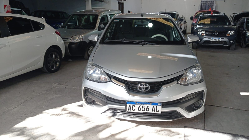 Toyota ETIOS 1.5 4 PTAS X 6MT L/18 3