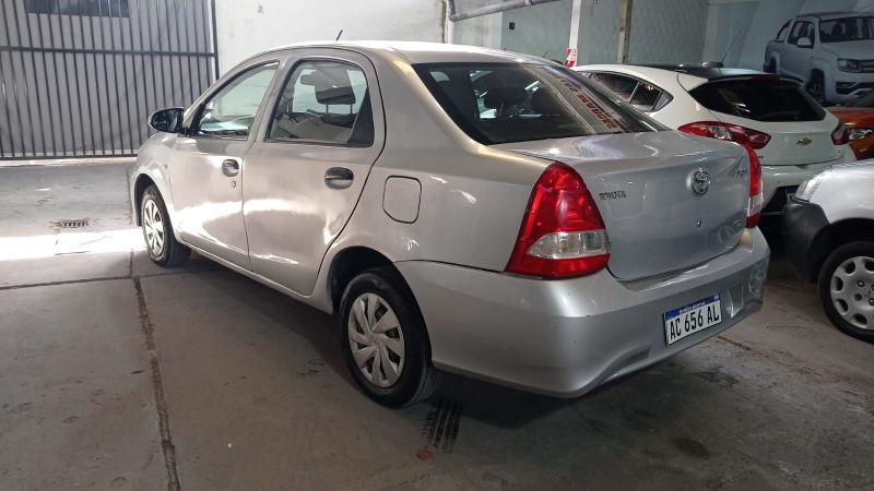 Toyota ETIOS 1.5 4 PTAS X 6MT L/18 4